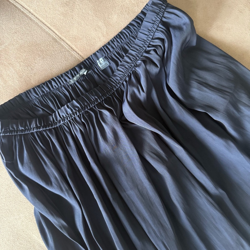 T Tahari Navy Maxi Skirt - Picture 3 of 4